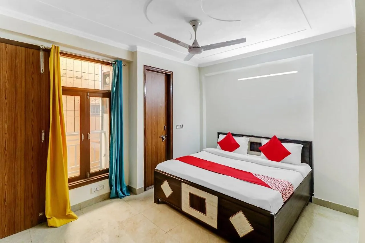 Hotel O South Plaza Near Qutab Minar Metro Station New Delhi