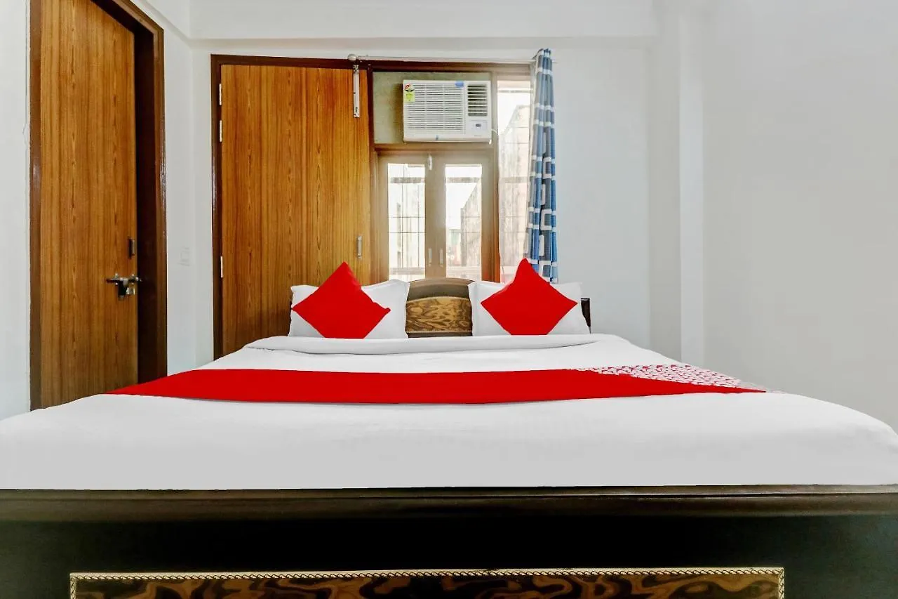 Hotel O South Plaza Near Qutab Minar Metro Station New Delhi India