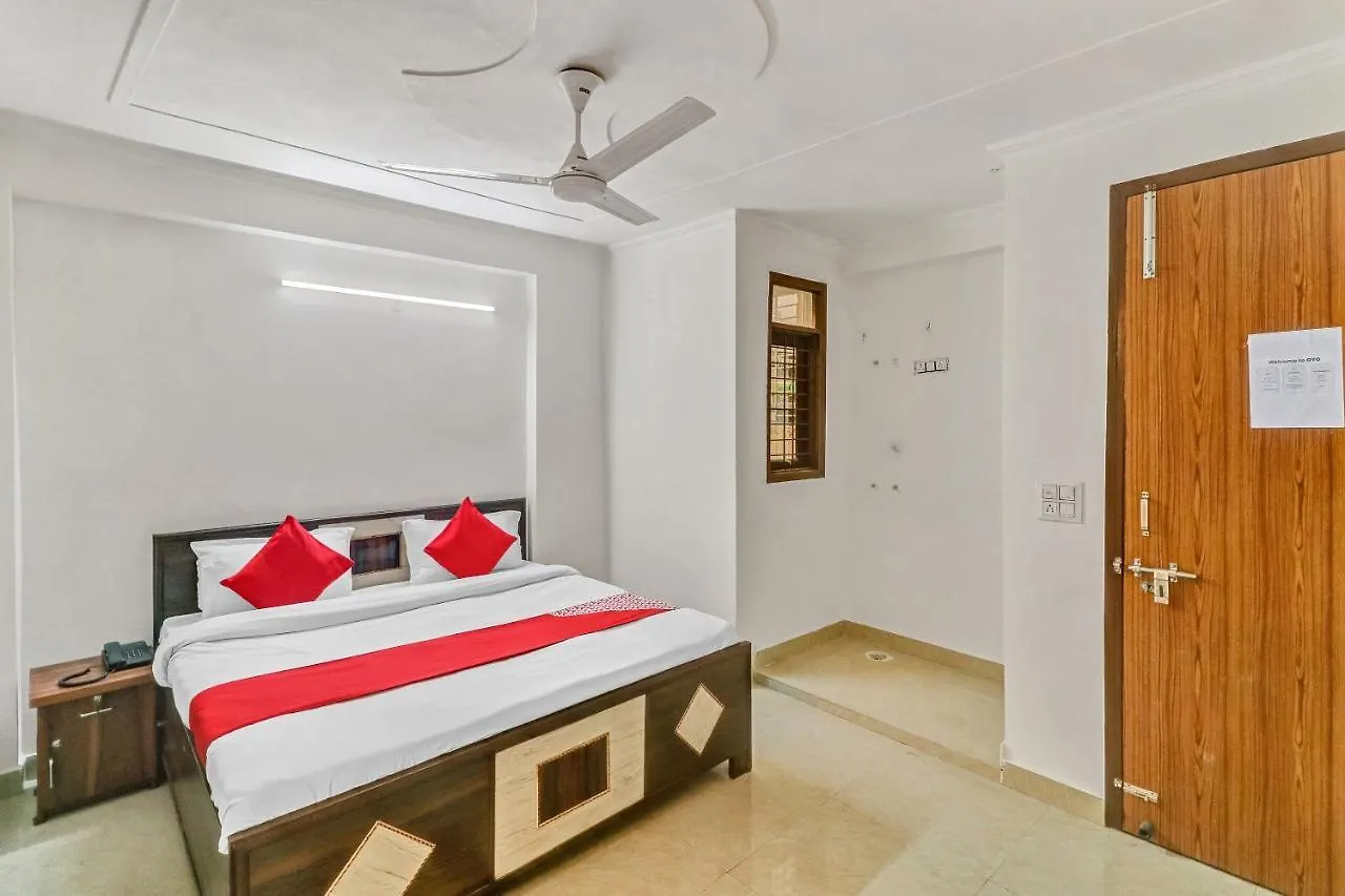 Hotel O South Plaza Near Qutab Minar Metro Station New Delhi 3*,  India